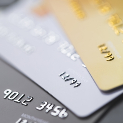 Imagem aproximada de cartões de crédito